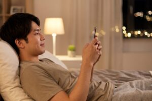 デート後のLINEは男から送るべき？好印象なお礼LINEの例文とタイミングを解説